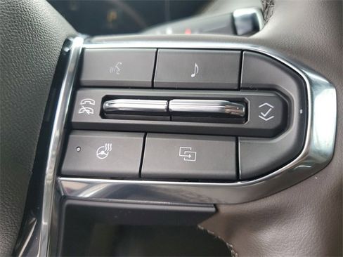 Used 2025 GMC Yukon XL Elevation image 27