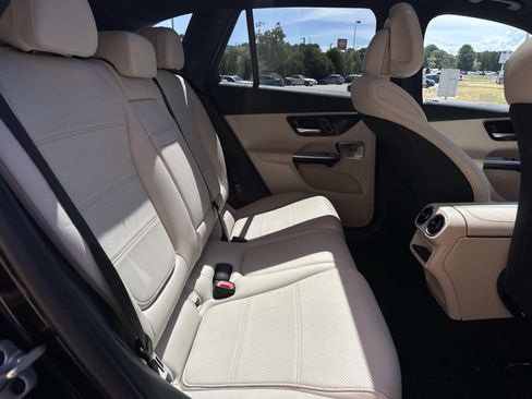 Used 2026 Mercedes-Benz GLC 300 4MATIC image 11