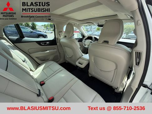 Used 2019 Volvo S60 T5 Momentum w/ Multimedia Package FWD image 54