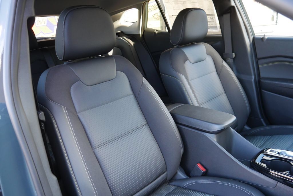 New 2026 Chevrolet Trax LT w/ LT Convenience Package FWD image 11