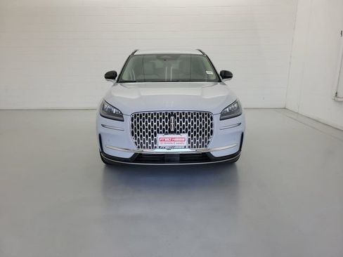Used 2026 Lincoln Corsair Premiere FWD image 3