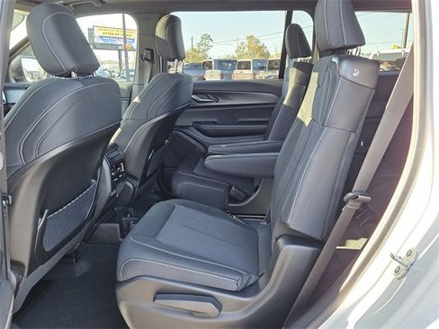 New 2025 Jeep Grand Cherokee L Laredo w/ Luxury Tech Group I image 4