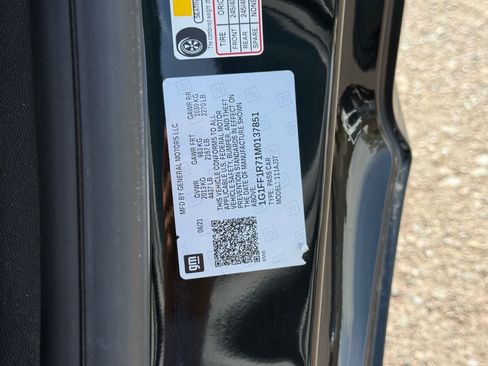 Used 2021 Chevrolet Camaro LT RWD image 26