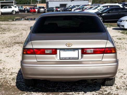 Used 1997 Toyota Camry CE image 9
