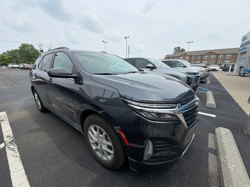 Used 2022 Chevrolet Equinox LT FWD image 2