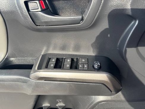 Used 2022 Toyota Tacoma SR5 w/ Technology Package RWD image 16