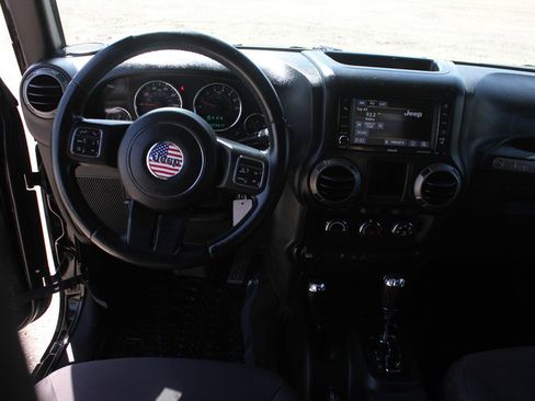 Used 2015 Jeep Wrangler Sport AWD/4WD image 9