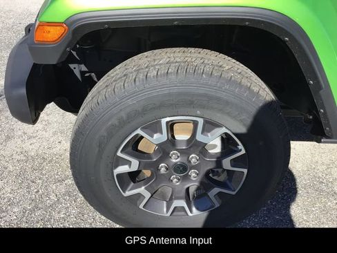 New 2025 Jeep Gladiator Sport w/ Premium Package image 16