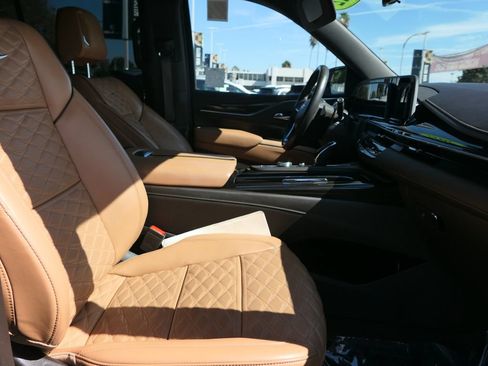Used 2022 Cadillac Escalade Sport w/ Touring Package AWD/4WD image 27