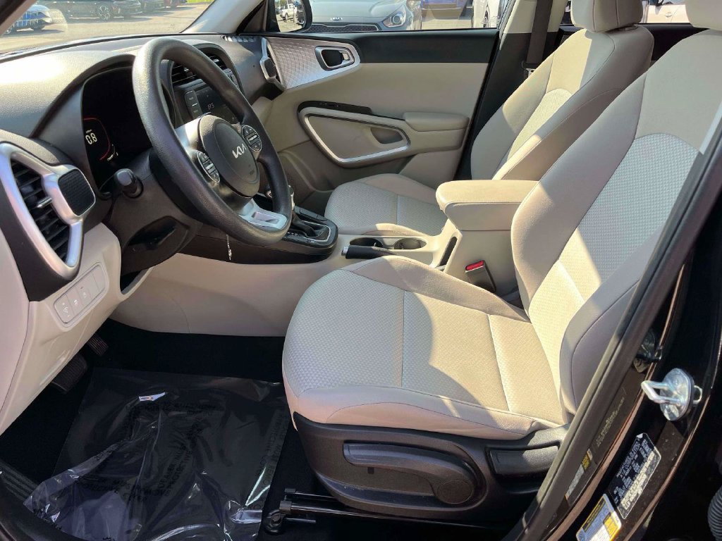 Used 2023 Kia Soul LX FWD image 15