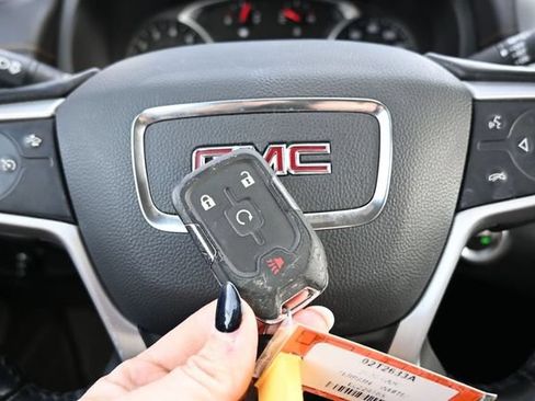 Used 2020 GMC Terrain SLE w/ Driver Convenience Package AWD/4WD image 33
