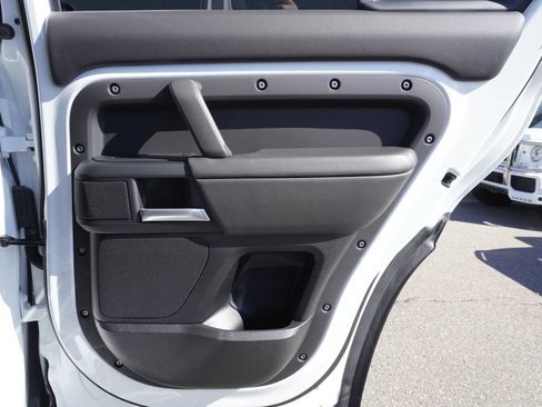 New 2026 Land Rover Defender 110 X-Dynamic SE AWD/4WD image 25