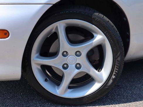 Used 2003 MAZDA MX-5 Miata RWD image 5