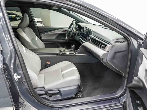Used 2025 Toyota Camry SE FWD image 17