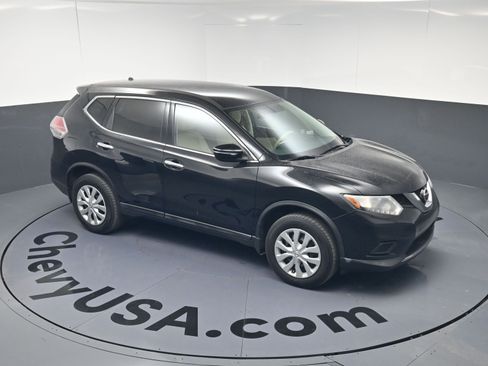 Used 2015 Nissan Rogue S w/ S Family Package image 34