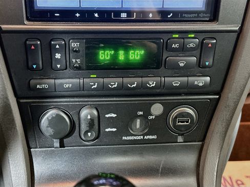 Used 2002 Ford Thunderbird RWD image 14