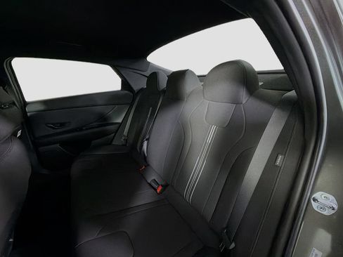 Used 2025 Hyundai Elantra Sport FWD image 22