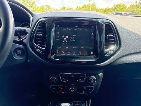 Used 2017 Jeep Compass Limited AWD/4WD image 15