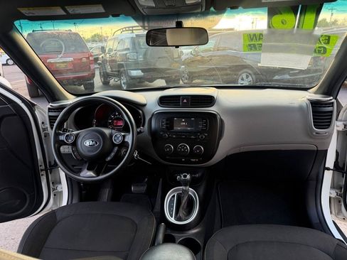 Used 2016 Kia Soul + FWD image 18