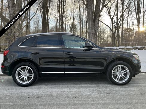 Used 2017 Audi Q5 2.0T Premium Plus w/ Technology Package image 2