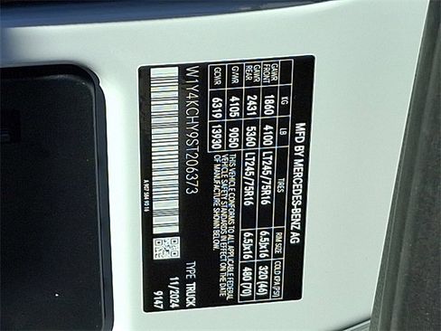 Used 2025 Mercedes-Benz Sprinter 2500 image 27