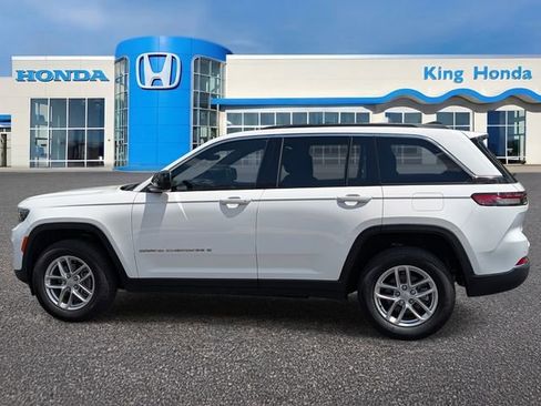 Used 2025 Jeep Grand Cherokee Laredo X w/ Luxury Tech Group I RWD image 13