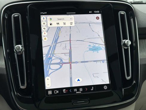 Certified 2023 Volvo XC40 B5 Plus w/ Protection Package Premier image 27