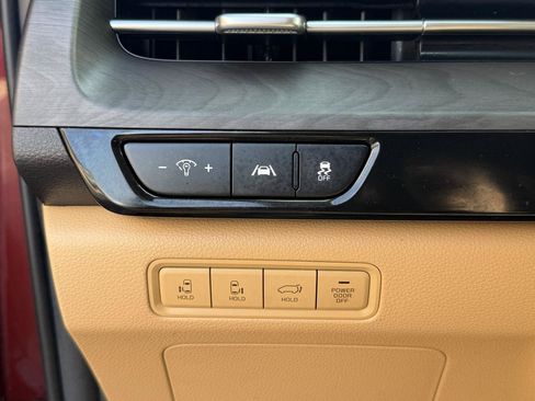 Used 2022 Kia Carnival EX FWD image 29
