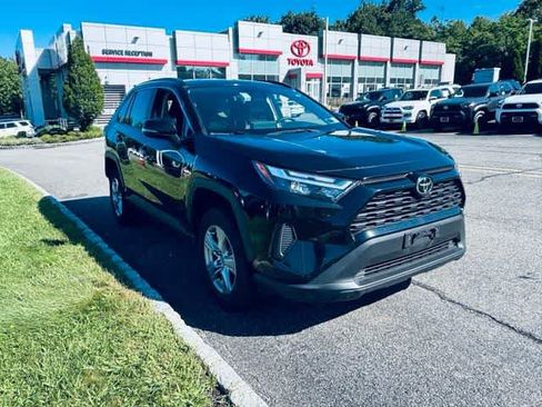Used 2025 Toyota RAV4 XLE AWD/4WD image 3