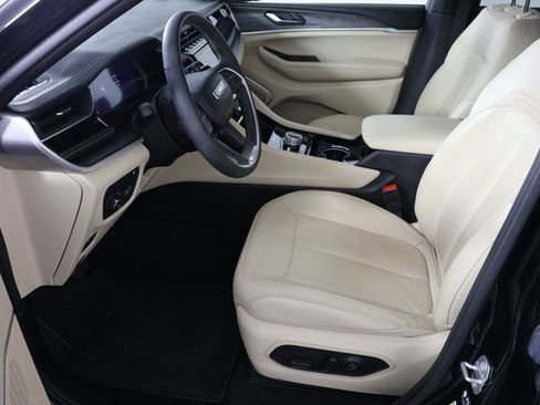 Used 2023 Jeep Grand Cherokee 4WD 4xe image 19