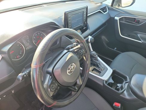 Used 2021 Toyota RAV4 LE image 20