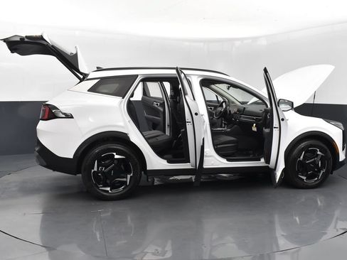 Certified 2026 Kia Sportage EX w/ EX Panorama Roof Package FWD image 51