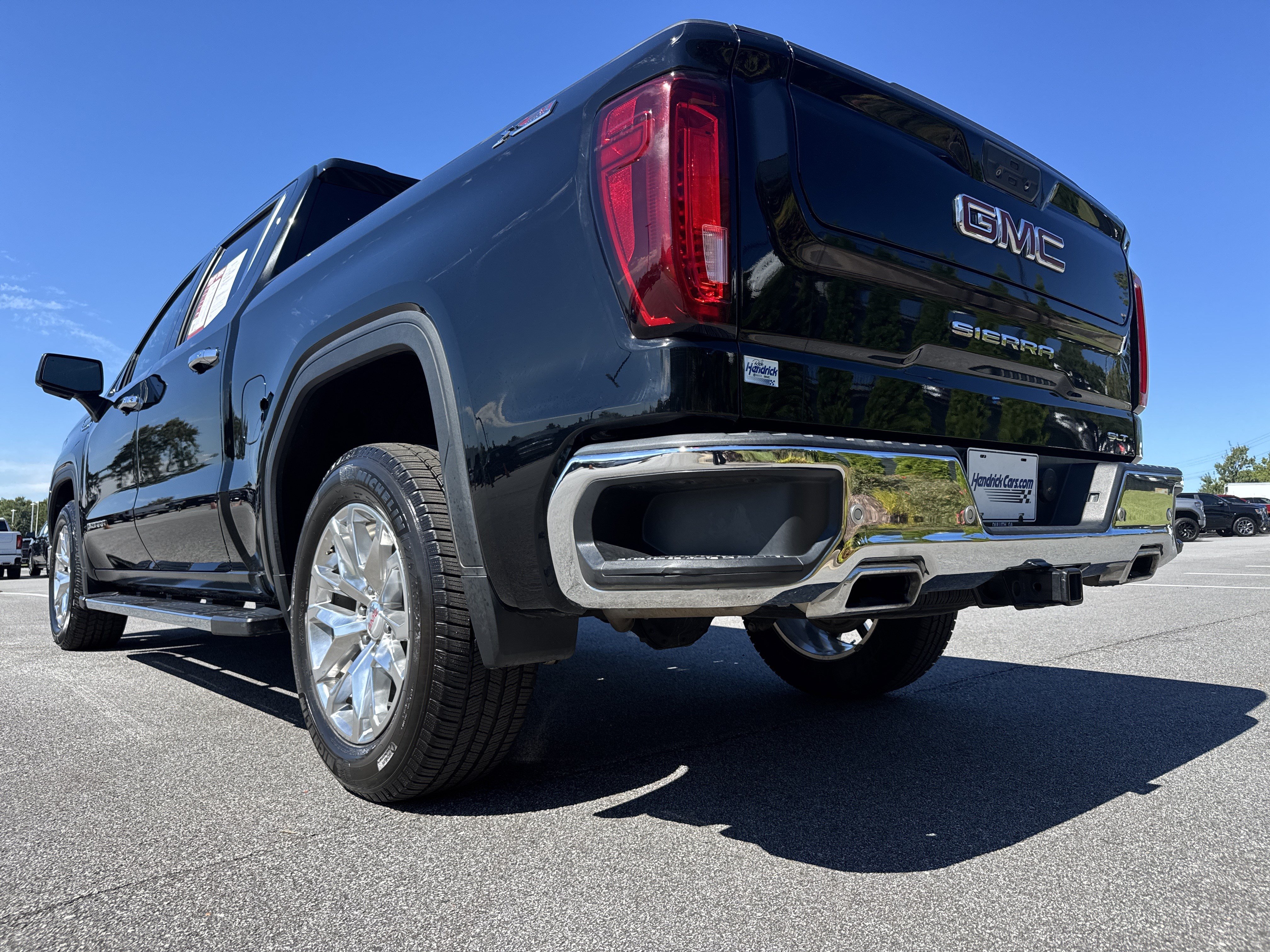Used 2021 GMC Sierra 1500 SLT w/ SLT Premium Plus Package AWD/4WD image 8