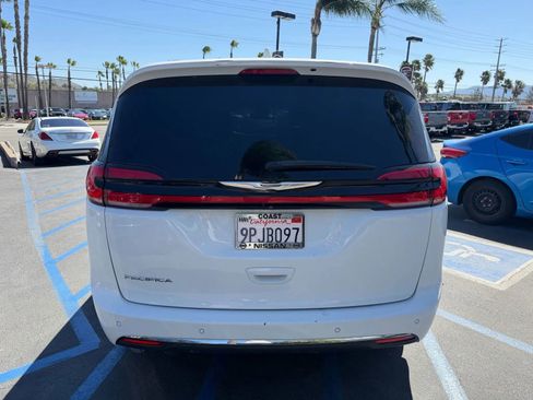 Used 2021 Chrysler Pacifica Touring-L w/ Premium & Safety Sphere Group FWD image 7