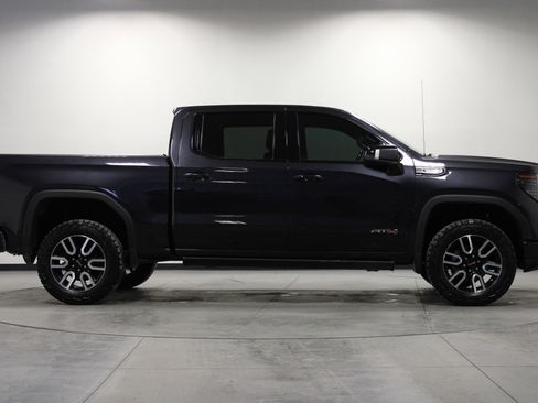 Used 2022 GMC Sierra 1500 AT4 w/ AT4 Preferred Package image 3