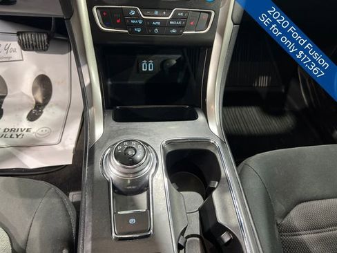 Used 2020 Ford Fusion SE image 16