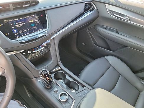 Used 2025 Cadillac XT6 Luxury image 15