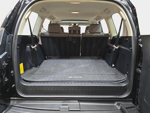 Certified 2023 Lexus GX 460 Premium w/ Premium Package image 12