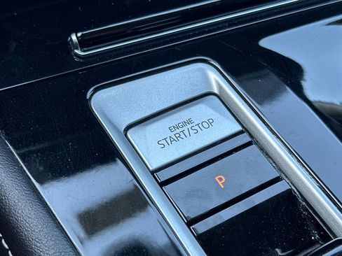 Certified 2024 Volkswagen Atlas SE image 23