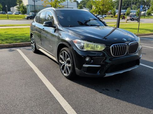 Used 2017 BMW X1 xDrive28i AWD/4WD image 2