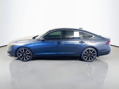Used 2025 Honda Accord Touring image 4