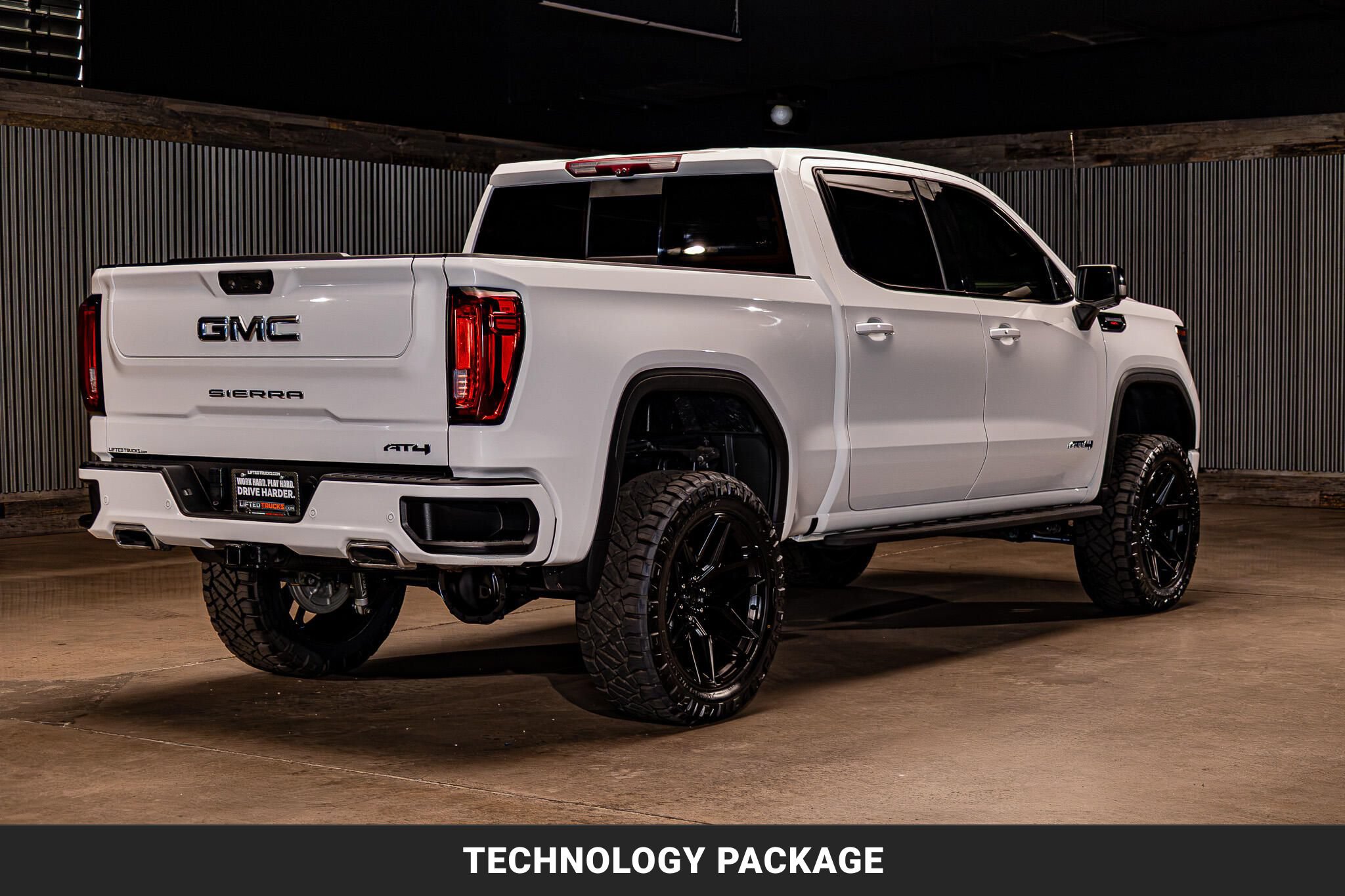 Used 2024 GMC Sierra 1500 AT4 w/ Technology Package AWD/4WD image 10