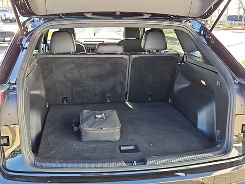 Used 2022 Volkswagen Atlas Cross Sport SE image 6