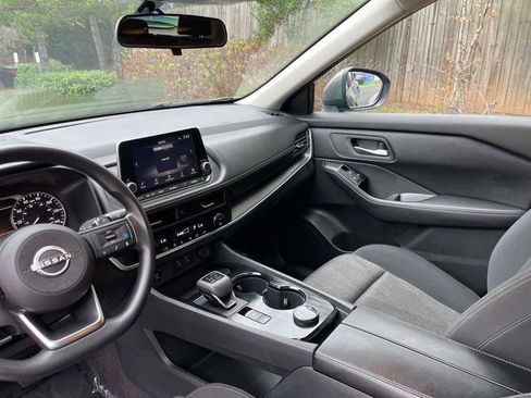 Used 2024 Nissan Rogue SV image 68