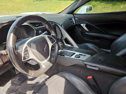 Used 2019 Chevrolet Corvette Stingray Coupe w/ 1LT RWD image 11