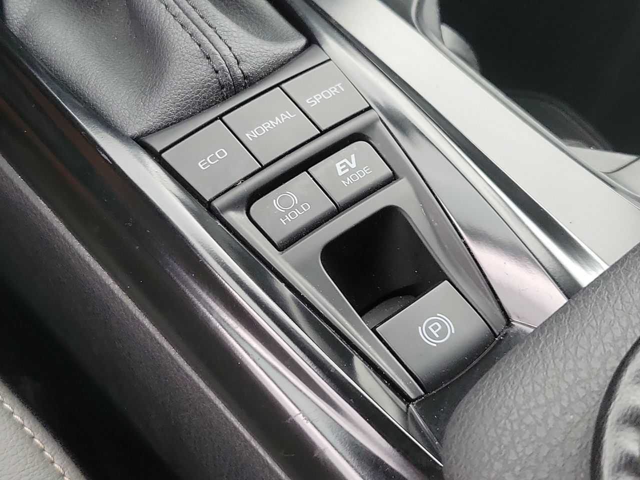 Used 2025 Toyota Camry SE w/ Multimedia Upgrade Package FWD image 29