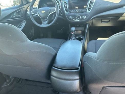 Used 2023 Chevrolet Malibu RS image 36