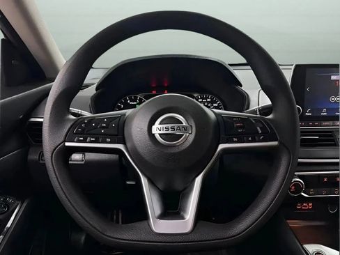 Used 2021 Nissan Altima 2.5 SV AWD/4WD image 17