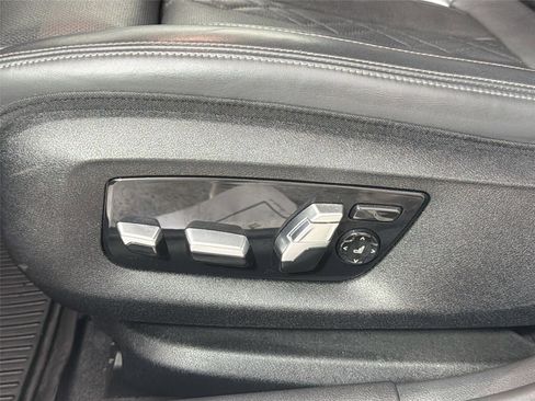 Used 2020 BMW M550i xDrive w/ Premium Package AWD/4WD image 18