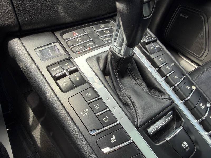 Used 2018 Porsche Macan GTS AWD/4WD image 49